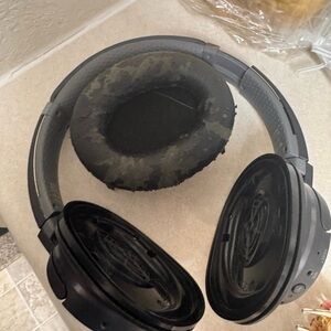 Black Over-Ear Headphones Replacement Parts and Cushions